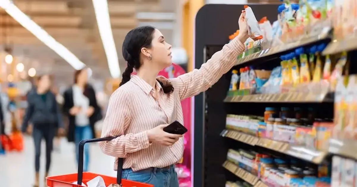 woman grocery shopping