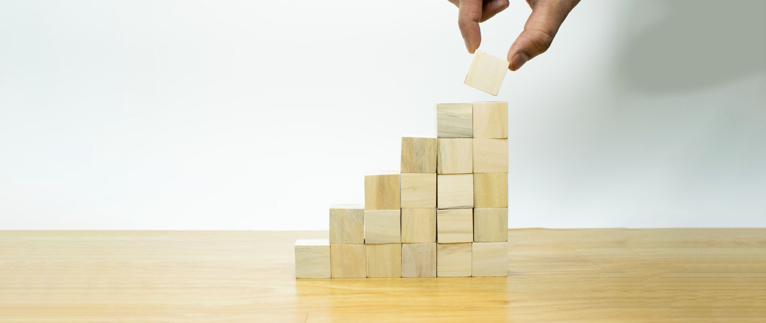 Growth vs Value Stocks: A Guide to Picking the Right Strategy
