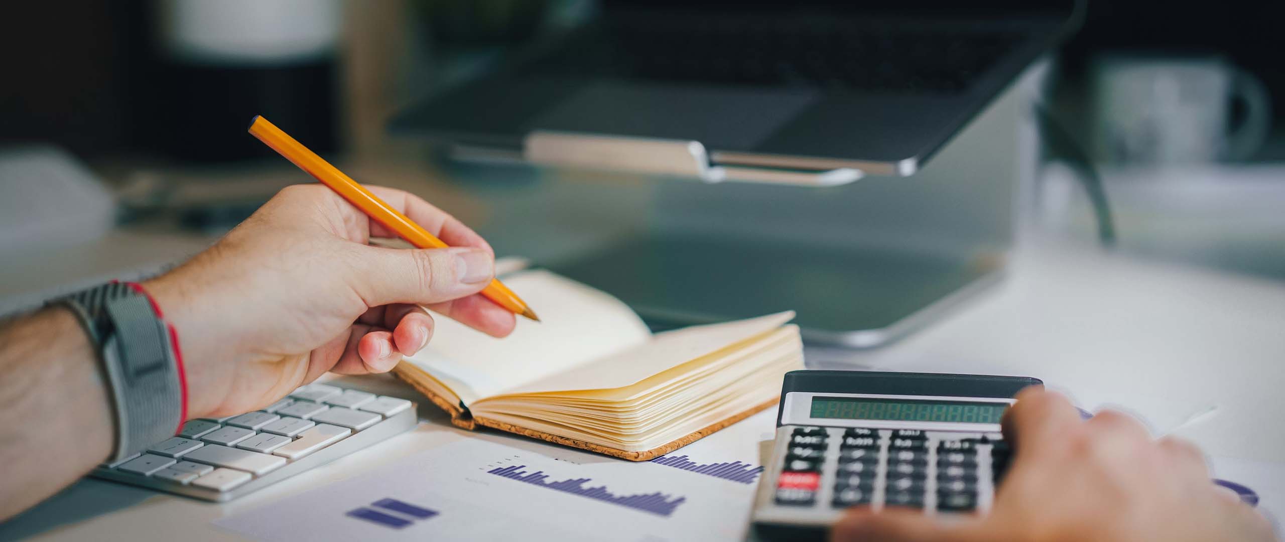 Wealth Manager vs Financial Planner: The HNW Guide
