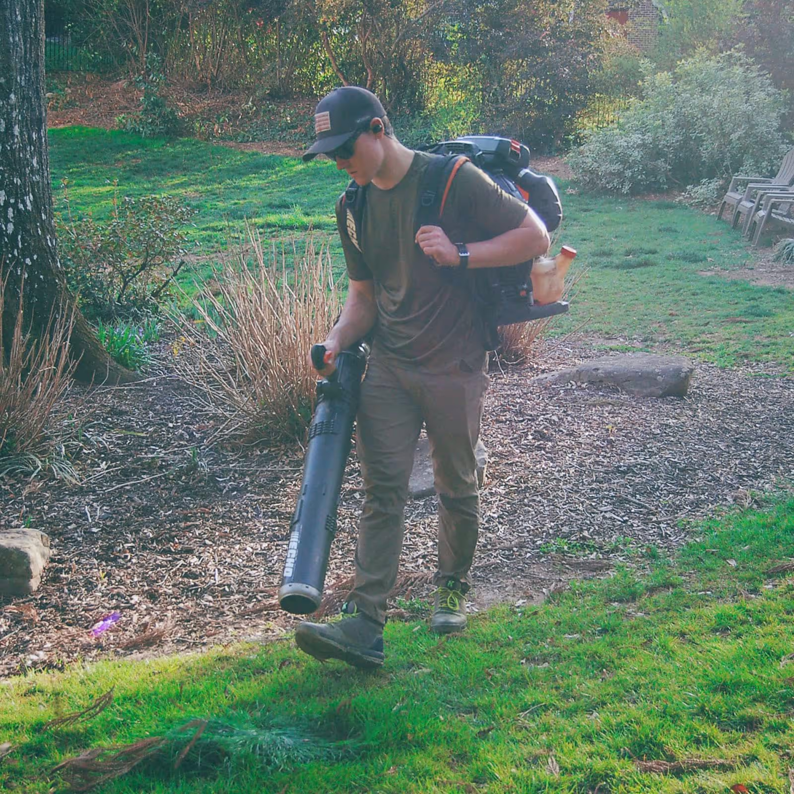 fall leaf cleanup and debris removal in Vinings GA