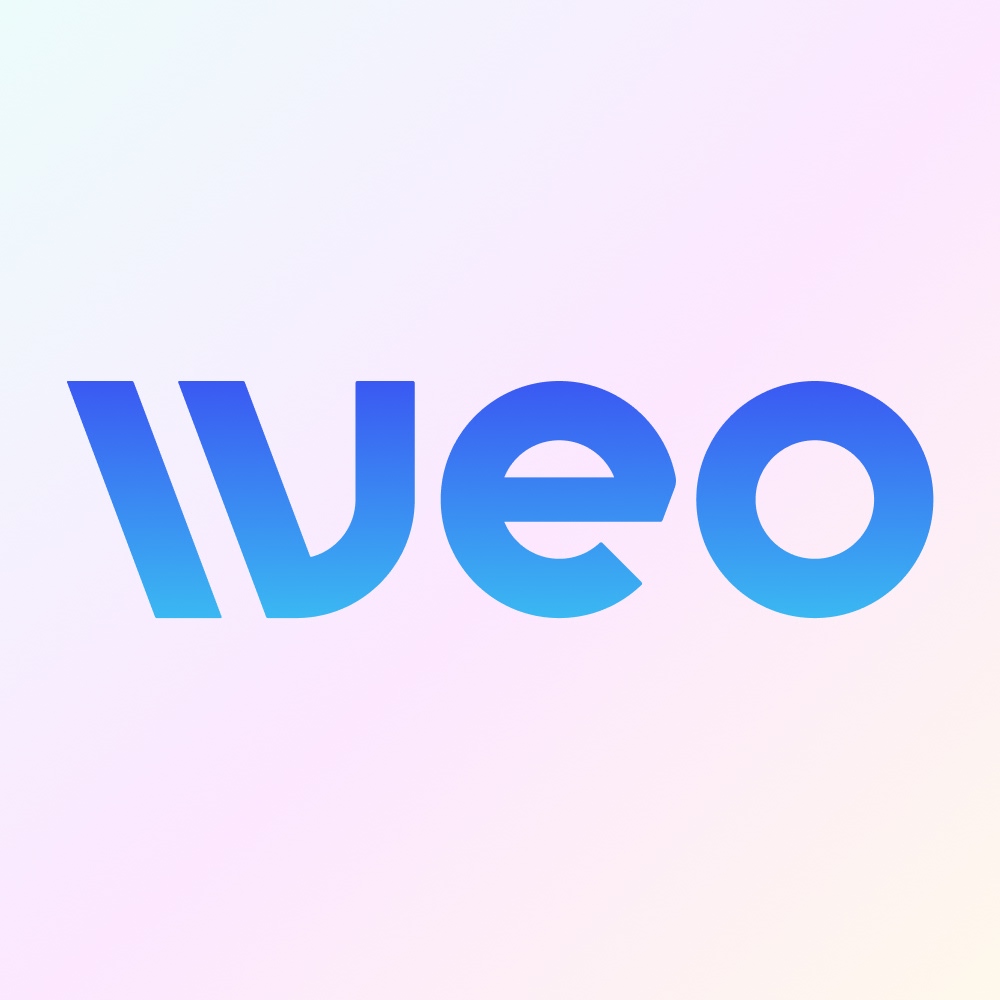 Blau verlaufendes Logo mit dem Schriftzug Iveo vor einem pastellfarbenen Hintergrund.