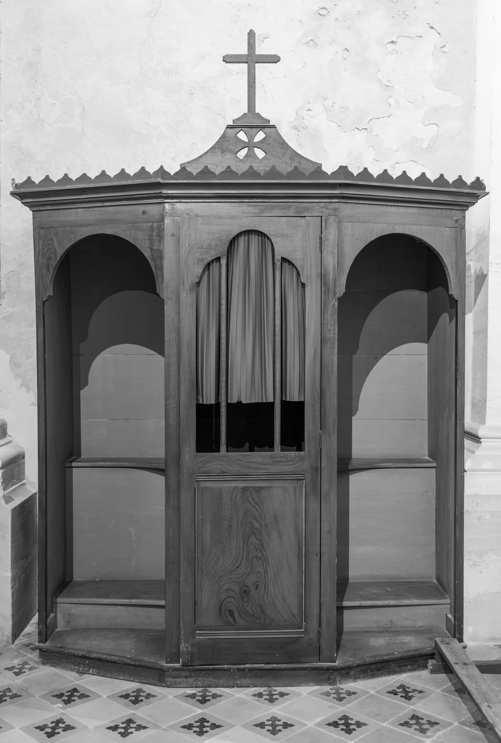 New Church of Bonnieux, Bonnieux