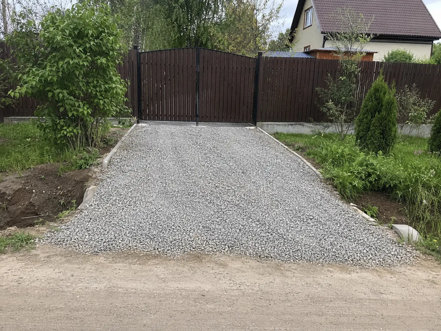 Готовый въезд и заезд на загородный участок