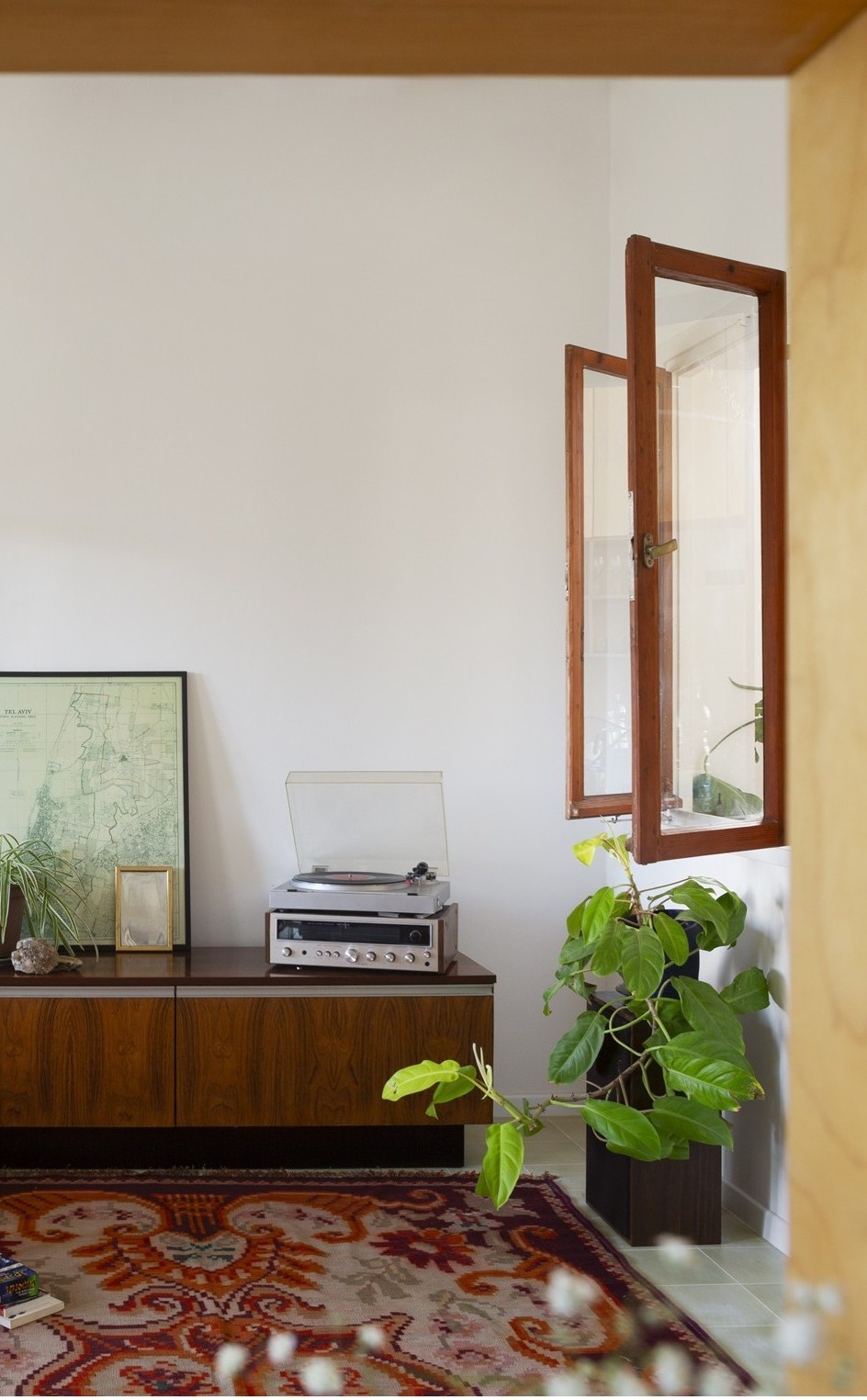 haifa modern - restoration of a 1935 international style apartment