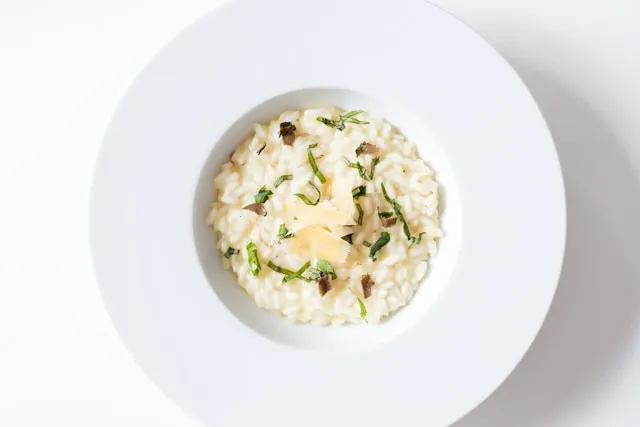 Ein Teller mit leckerem Essen von Bai Lu Noodles