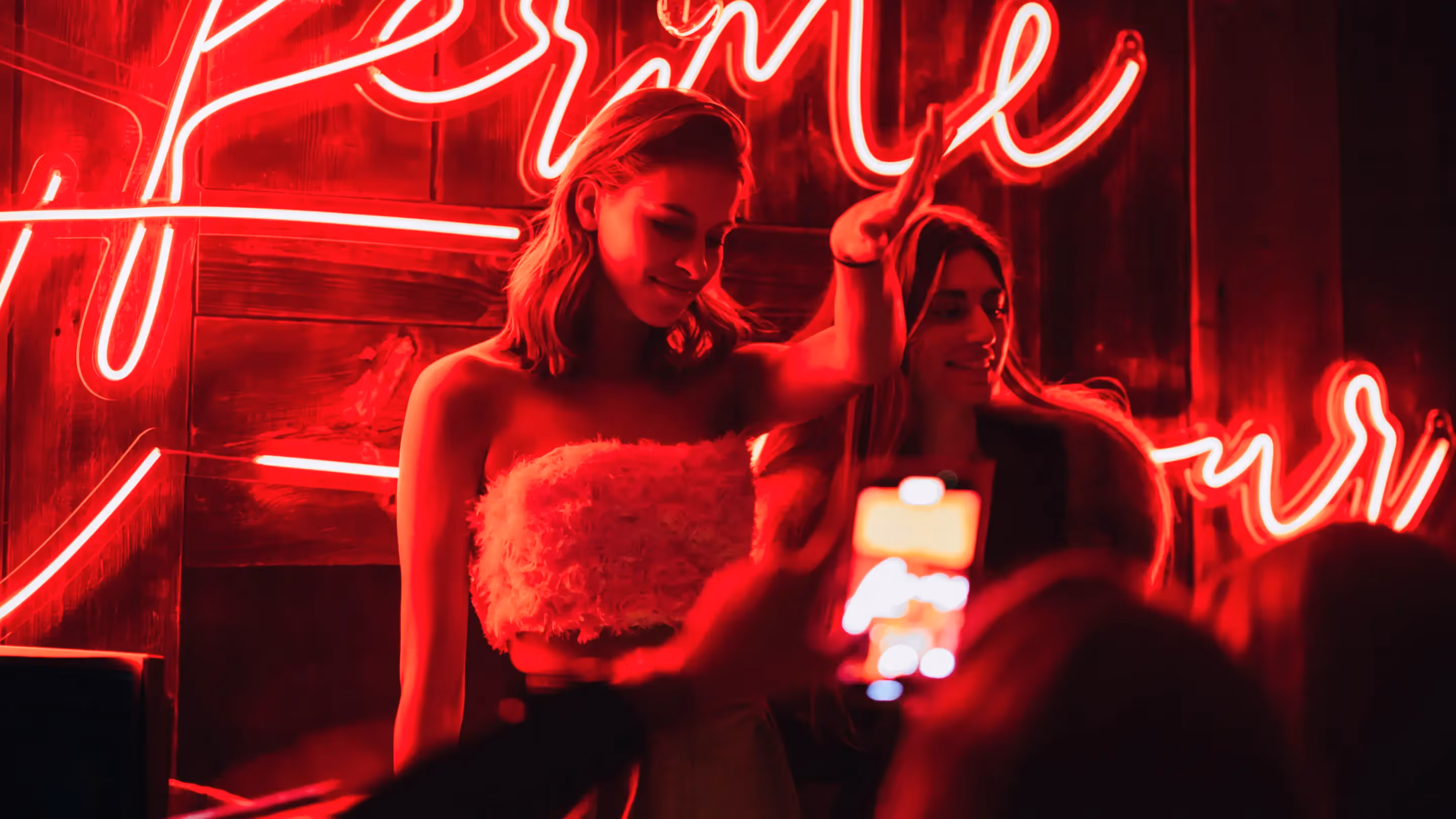 Deux femmes en train de danser, Fermes Saint Amour Megève