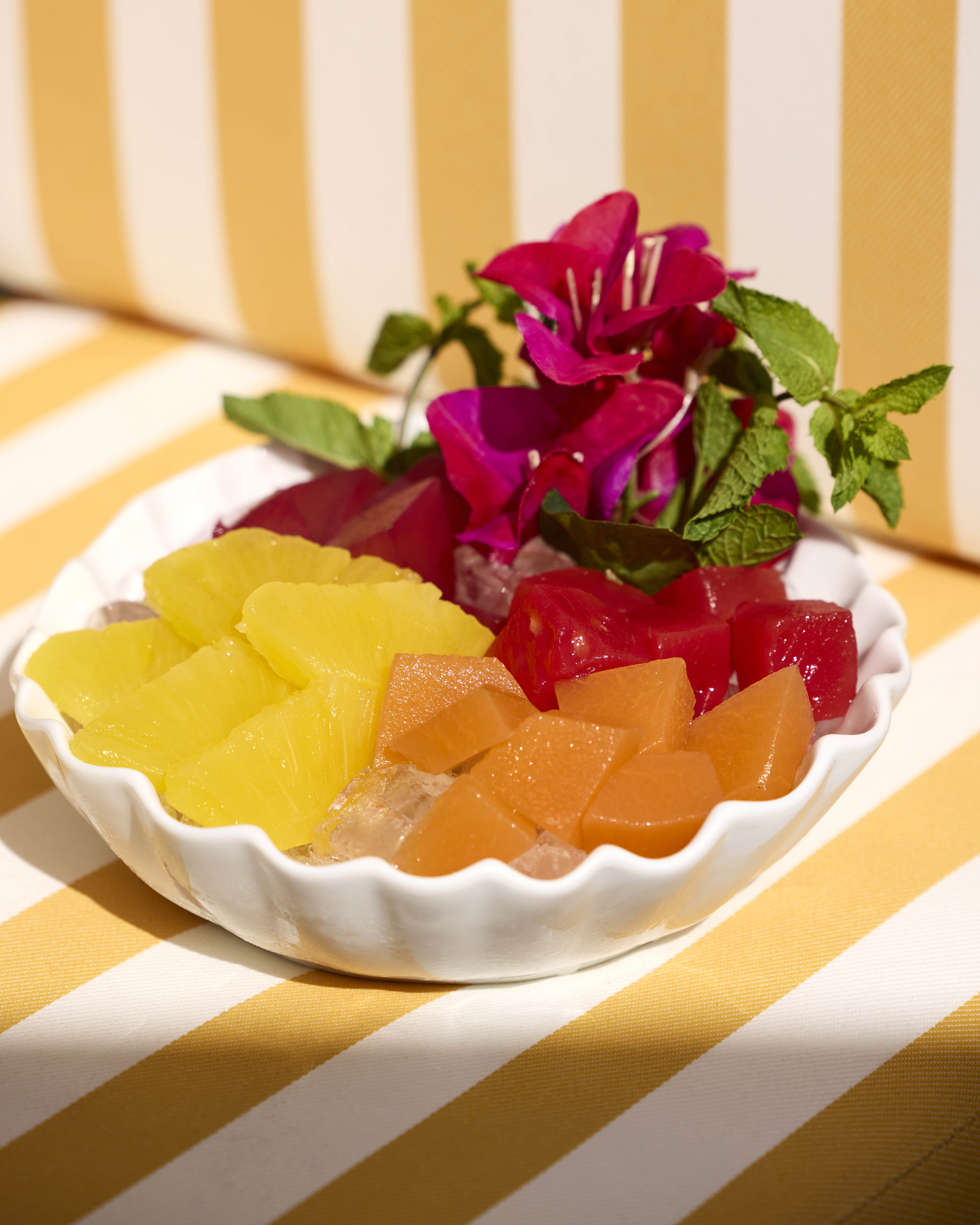 Présentation assiette avec fruits de mer La Petite Plage Biarritz