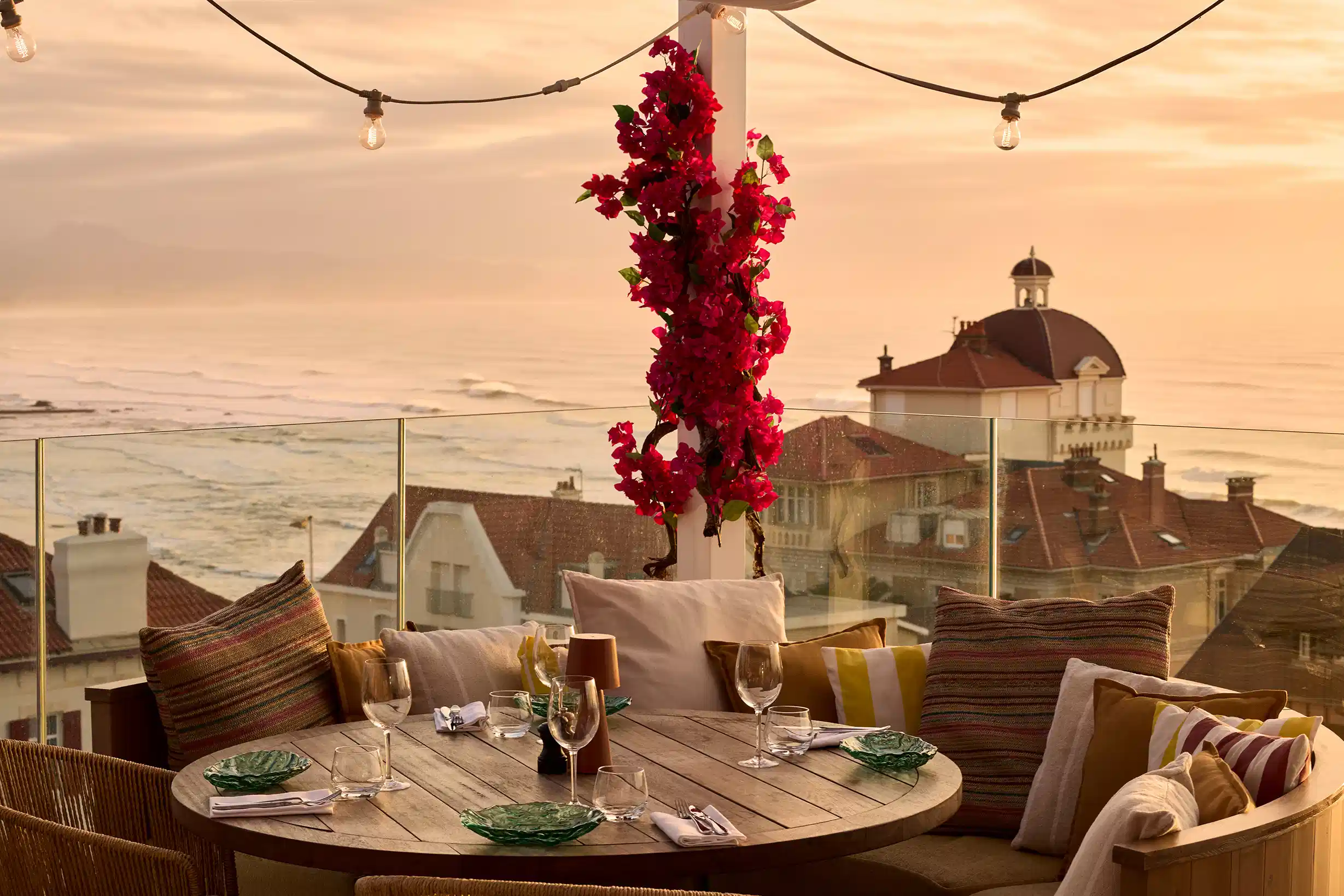 Table with wine glasses La Petite Plage Biarritz