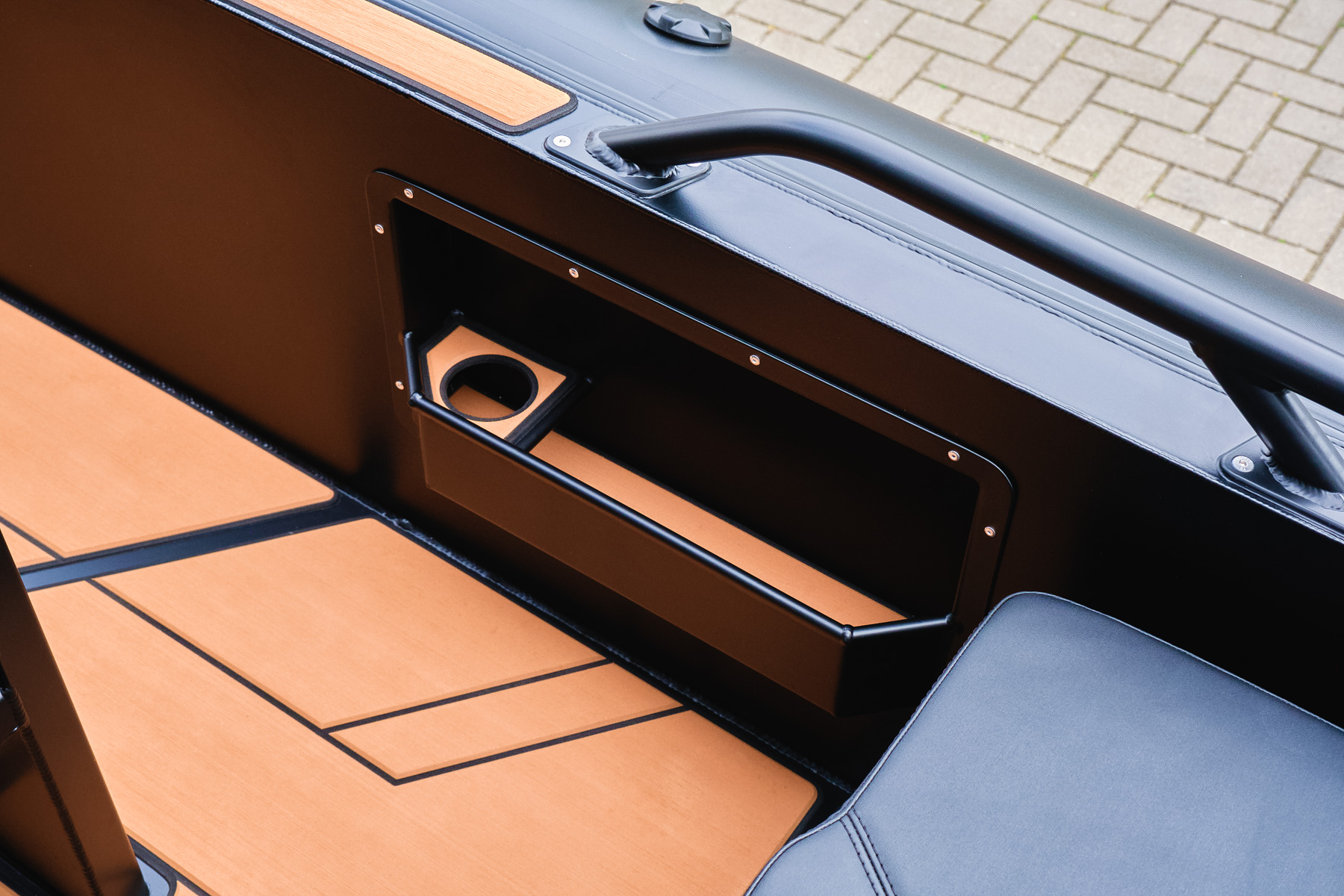 Details of premium aluminium RIB boat, Aquiaspirit s585 