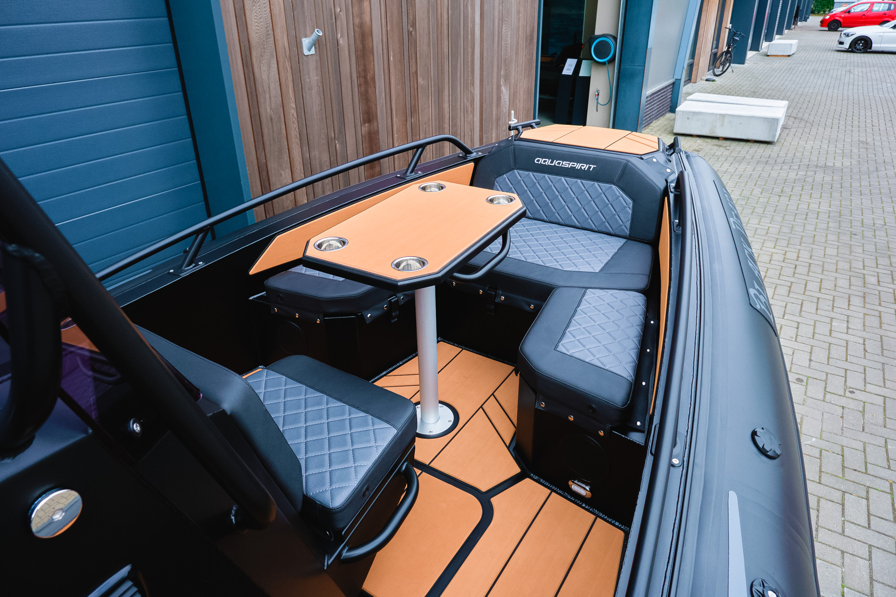 spacious bow of S585 leisure boat, Aquaspirit