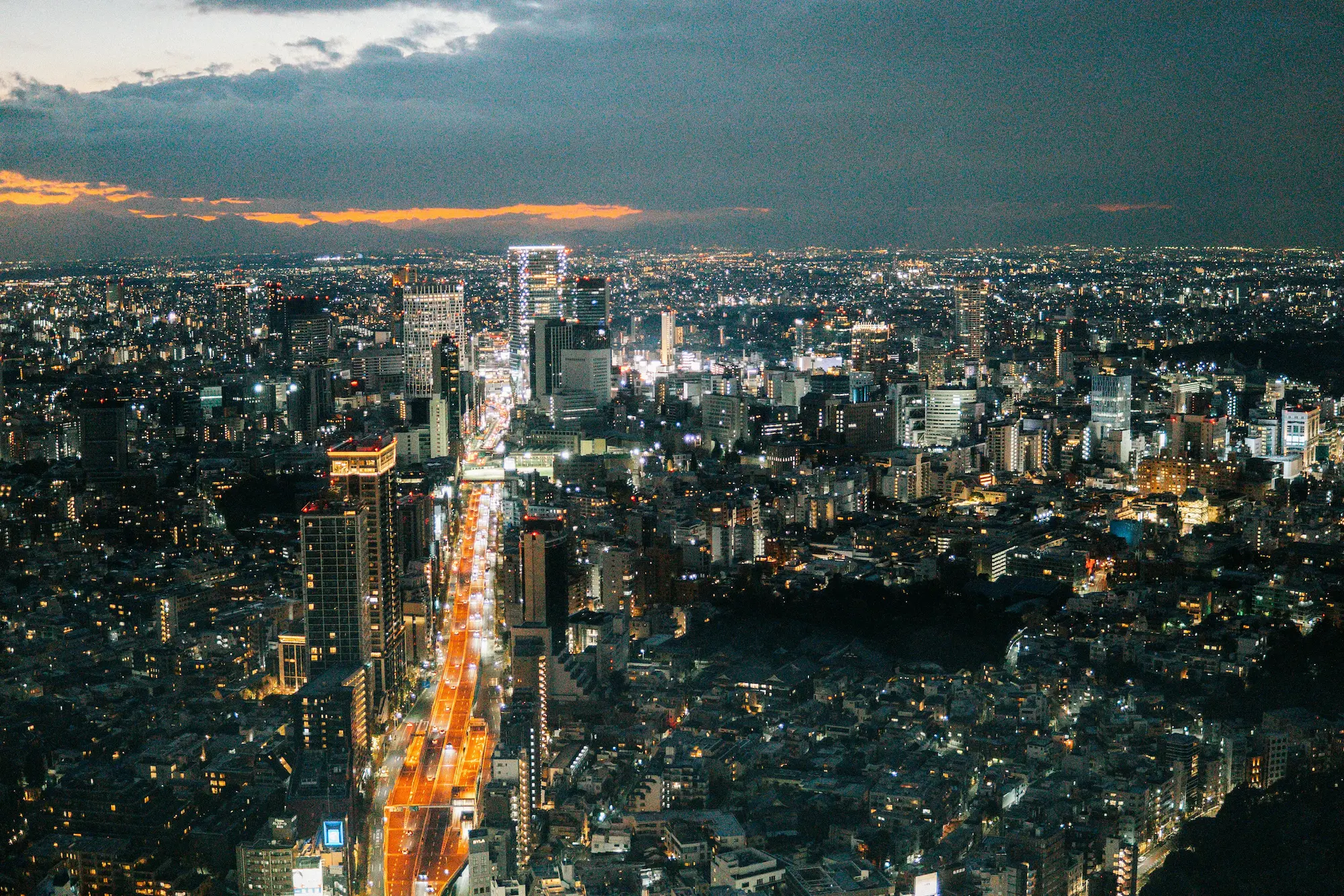 Miser sur de petits LMs, déplacer le calcul en local et réduire les coûts infonuagiques