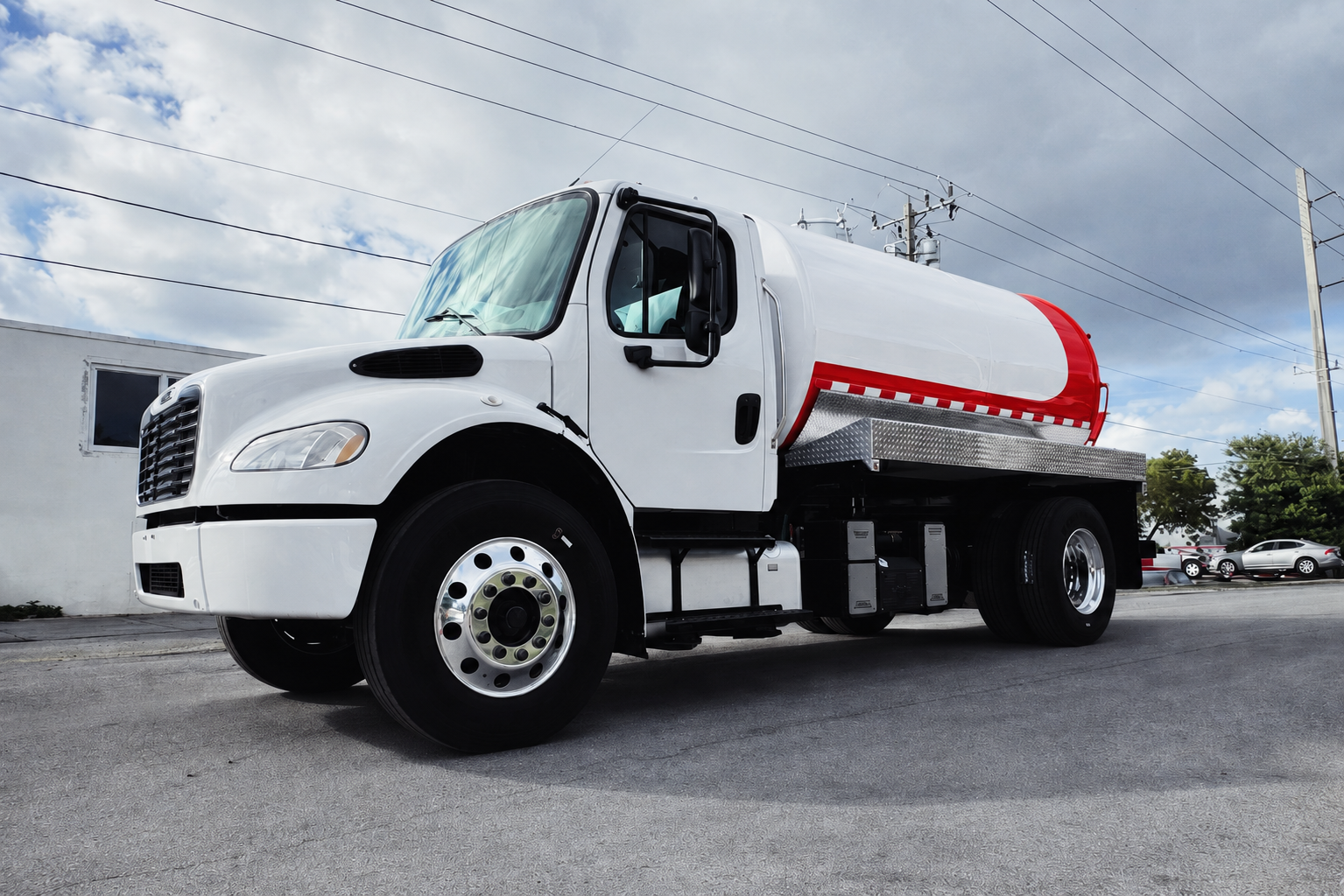 2017 Freightliner M2 - 2000g 