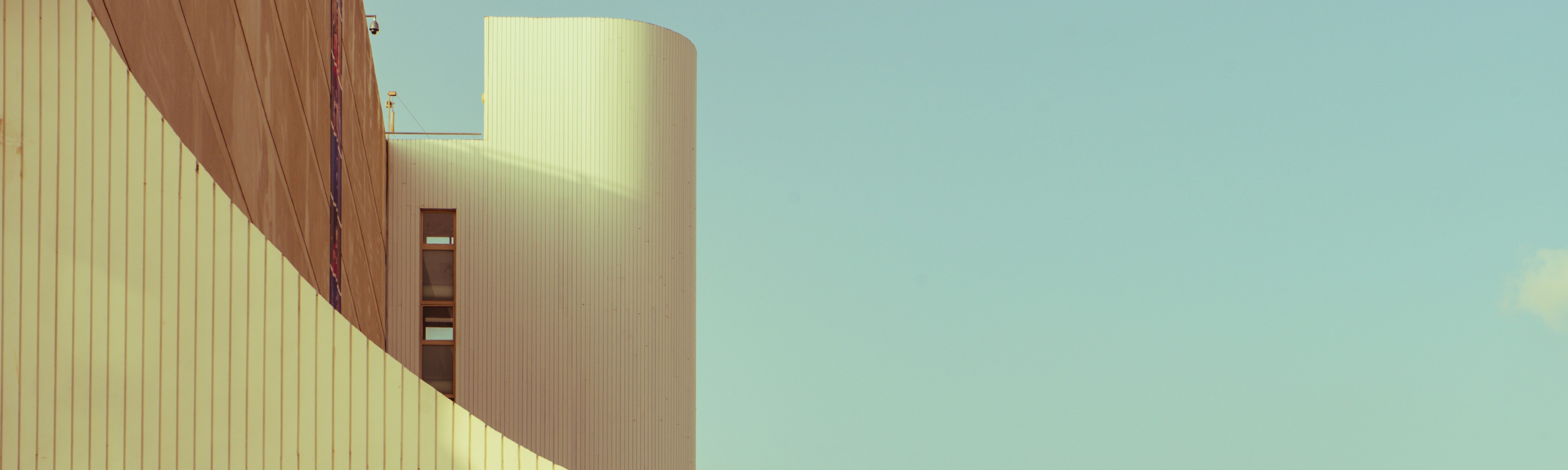 Formule, frais inclus, différences avec la valeur de réalisation et lecture décote/surcote pour mieux investir.