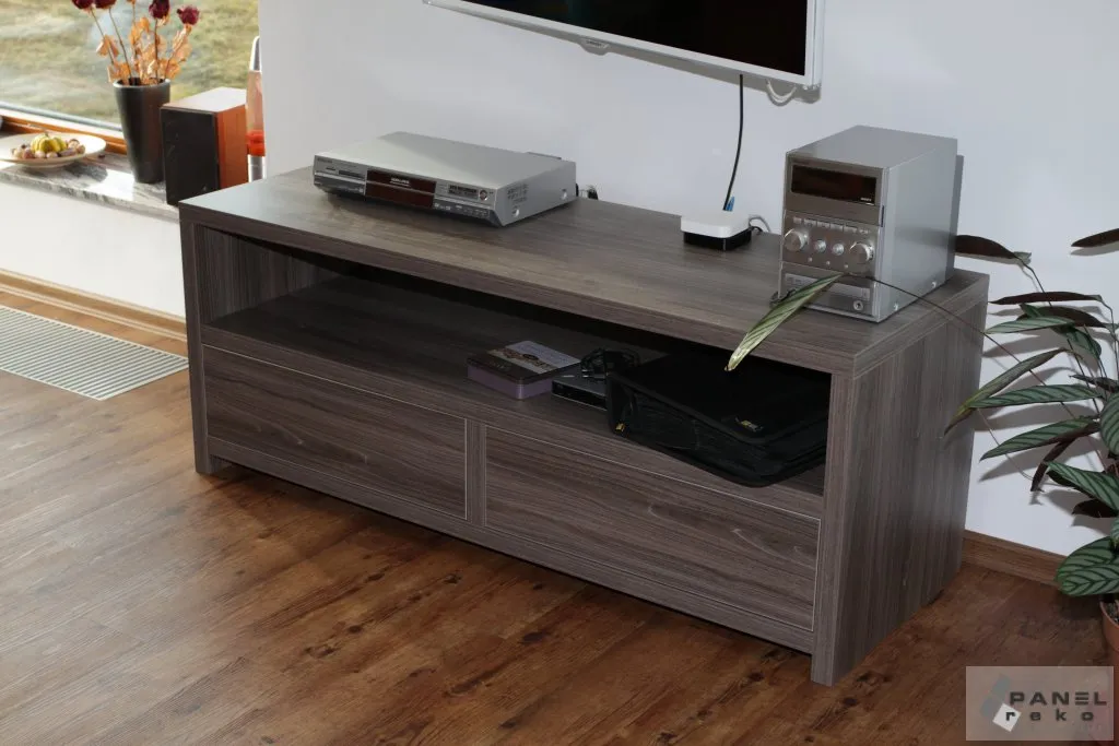 Skříňka pod televizi
