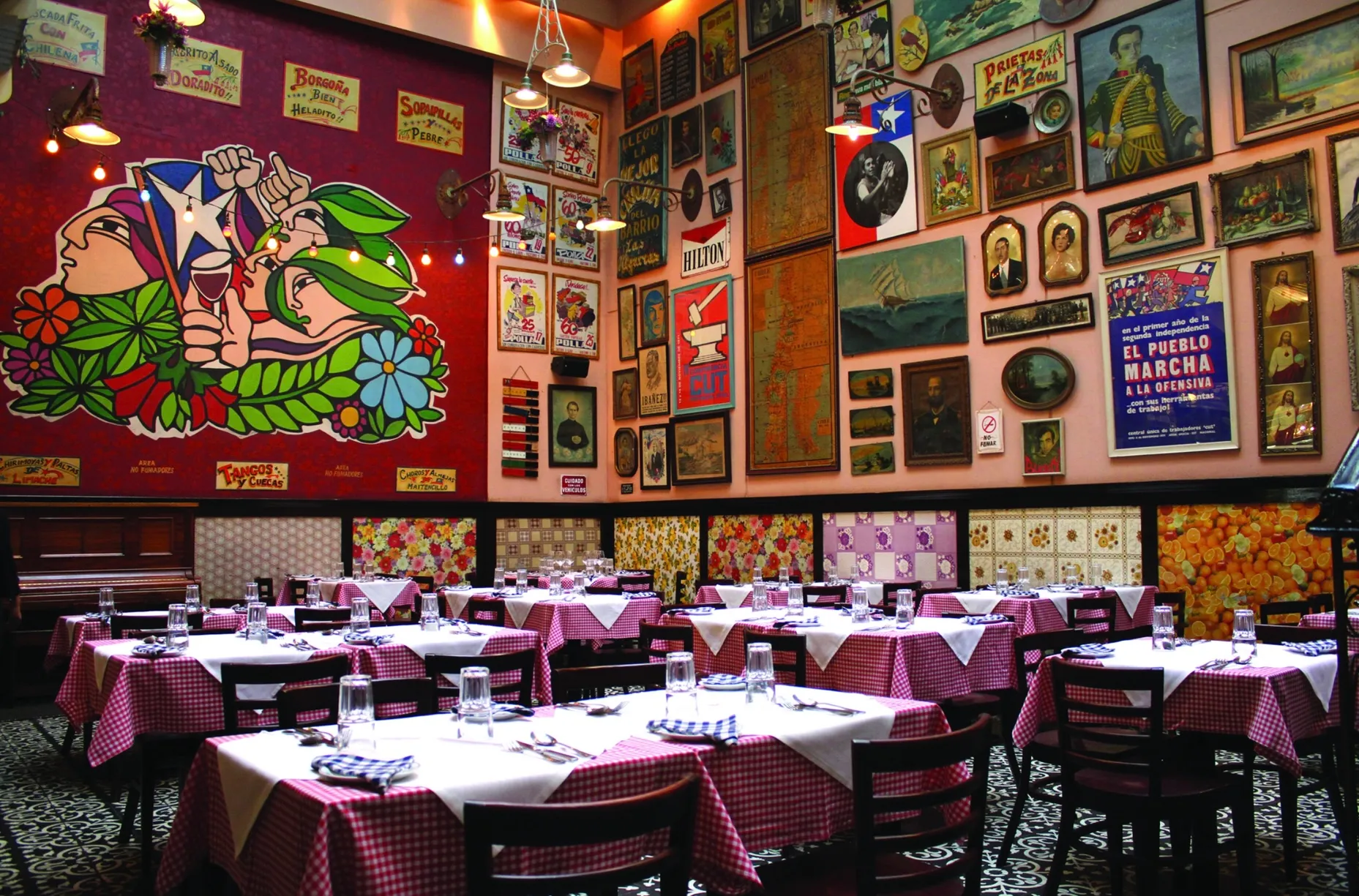 Liguria restaurant at Manuel Montt in Providencia. A beloved spot for classic Chilean cuisine and lively ambiance near Suite152.