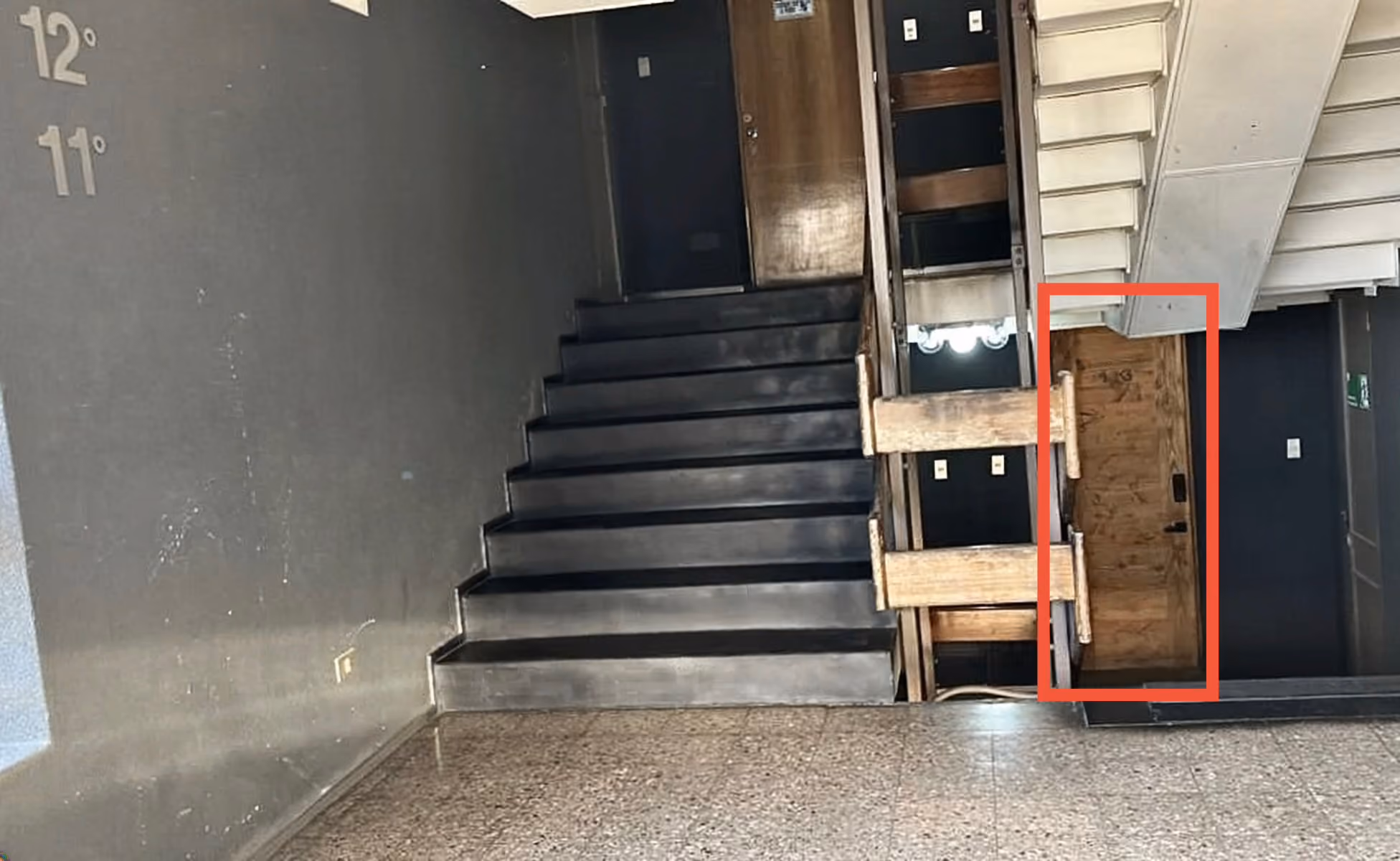 Pasillo del piso 11 hacia Suite113