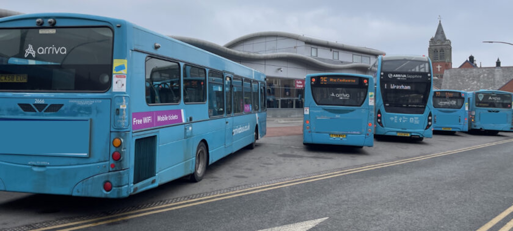 Bus waiting at Oxford train station