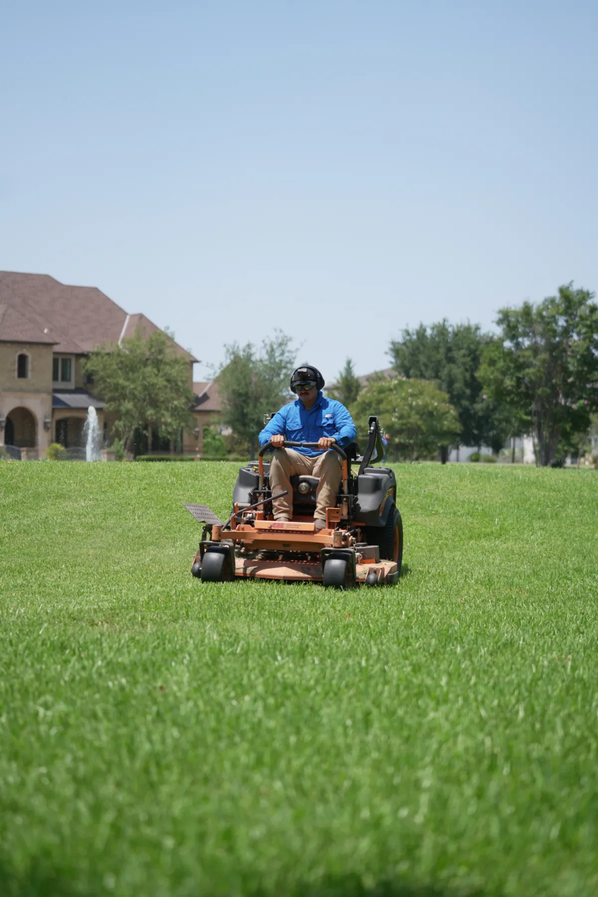 commercial landscaping maintenance