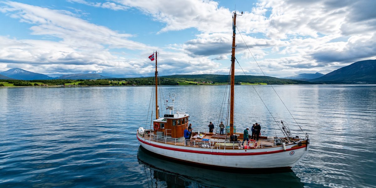 R/S 38 "Biskop Hvoslef"