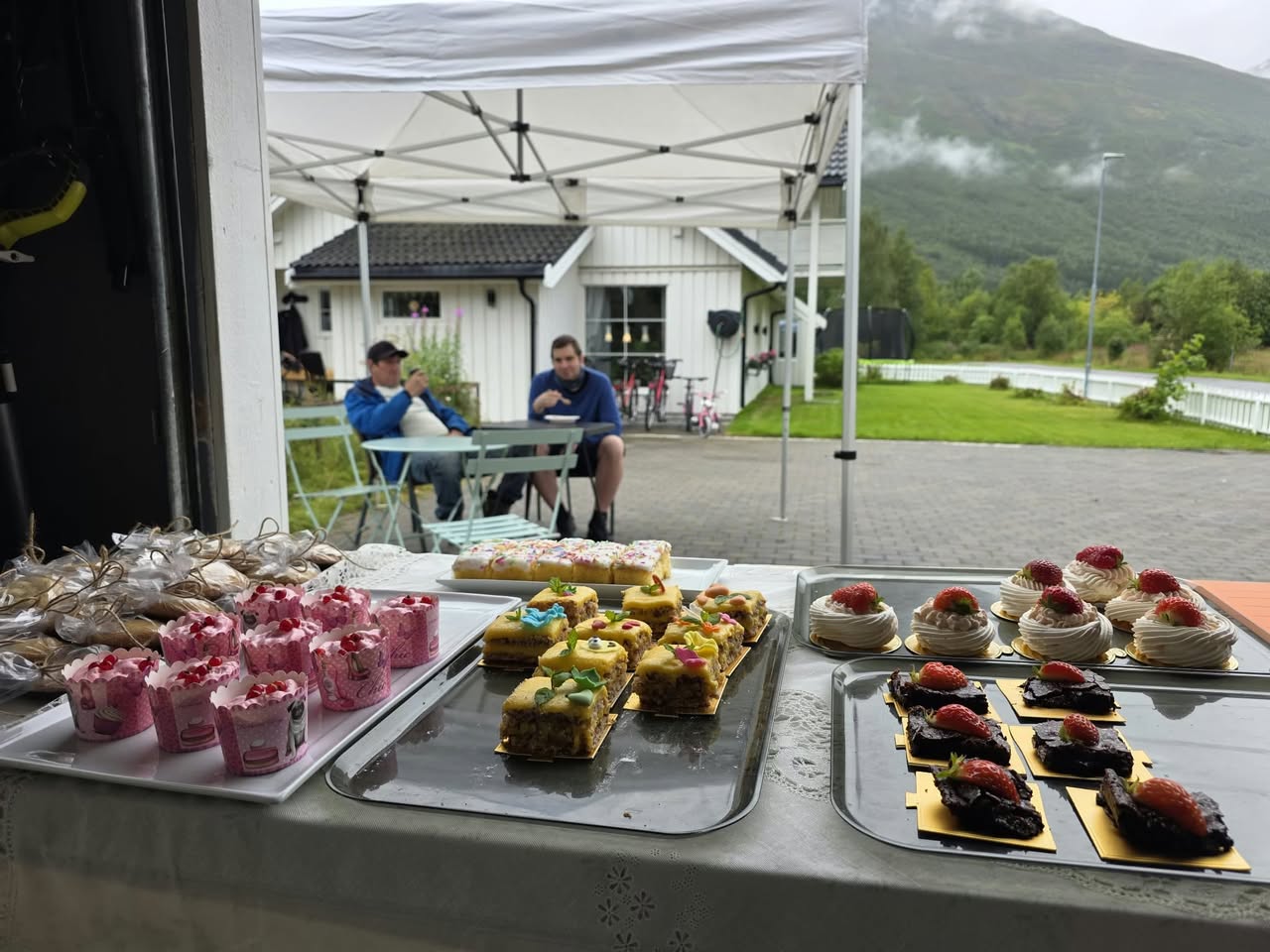 Kakelykke og kafe