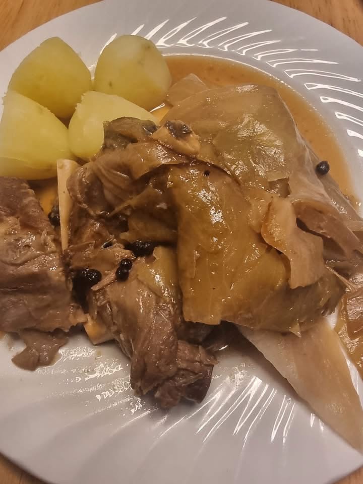 Bygdekafe med fårikål! 