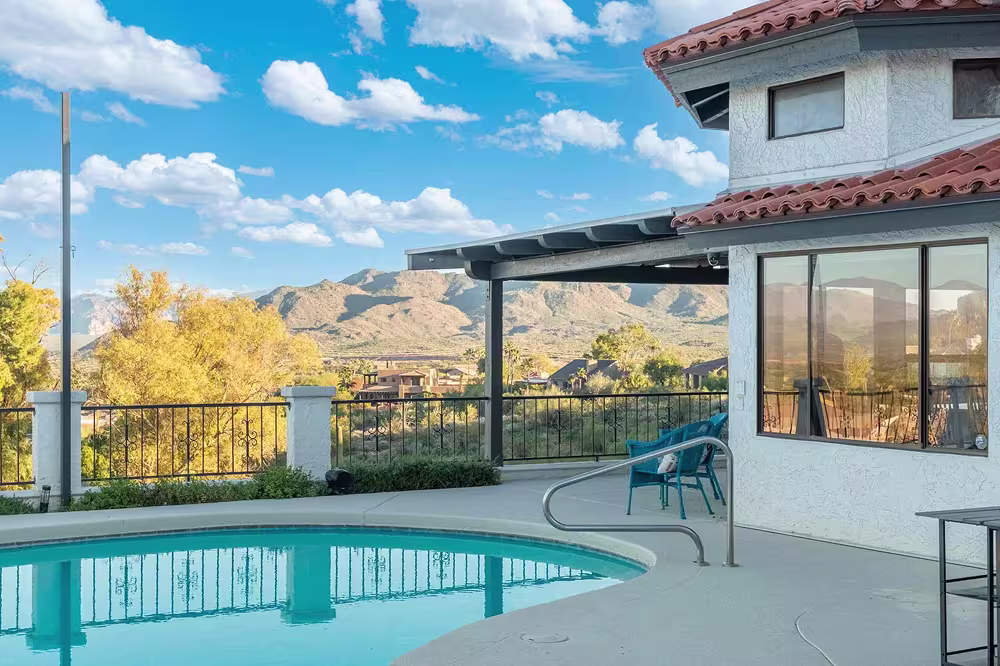 Dining and entertaining space in a Sway-managed Scottsdale home