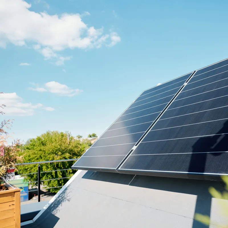 sistem fotovoltaice hibrid casa
