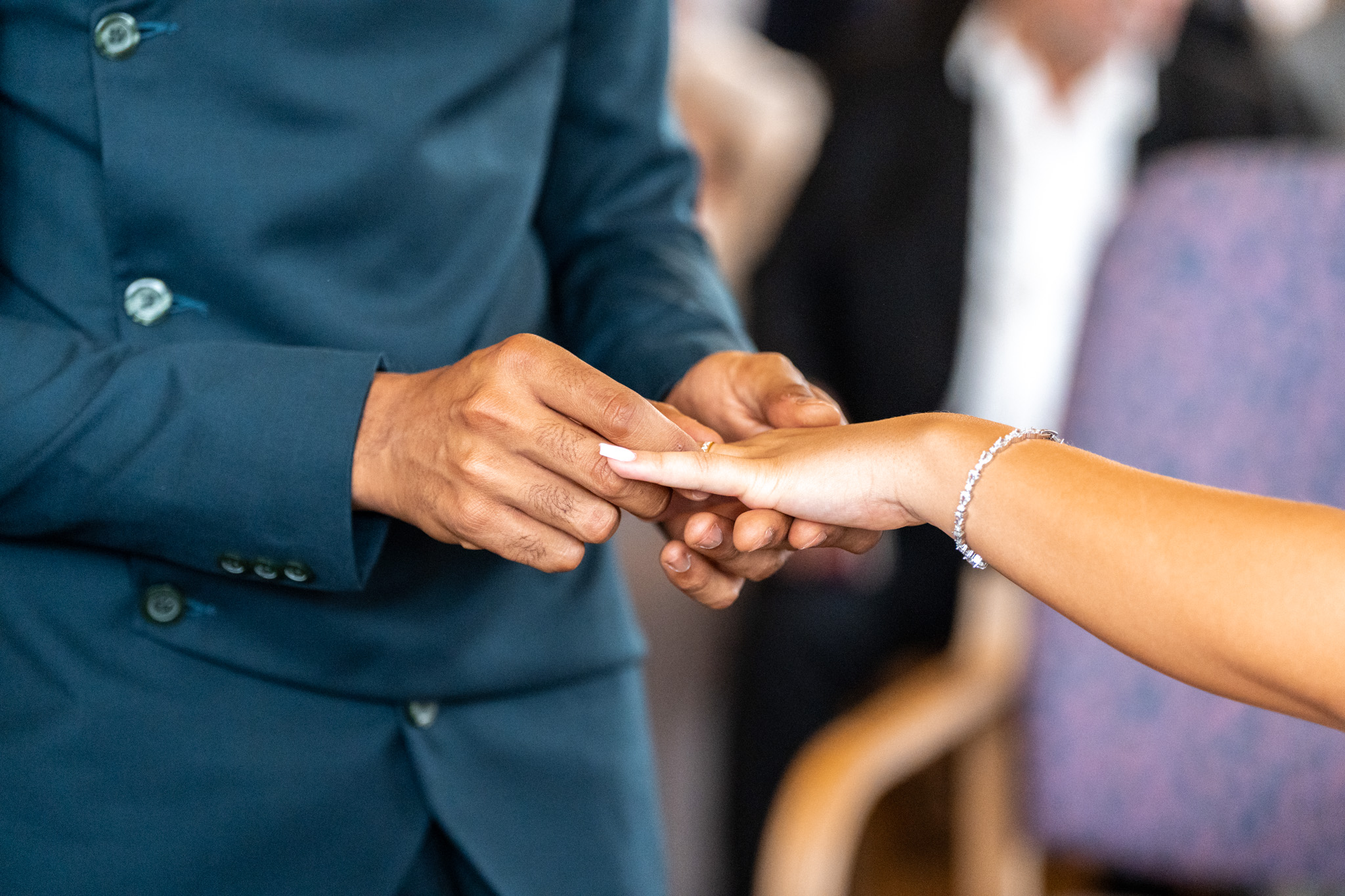 Photo mariage Paris - moment complice | K•PSULE