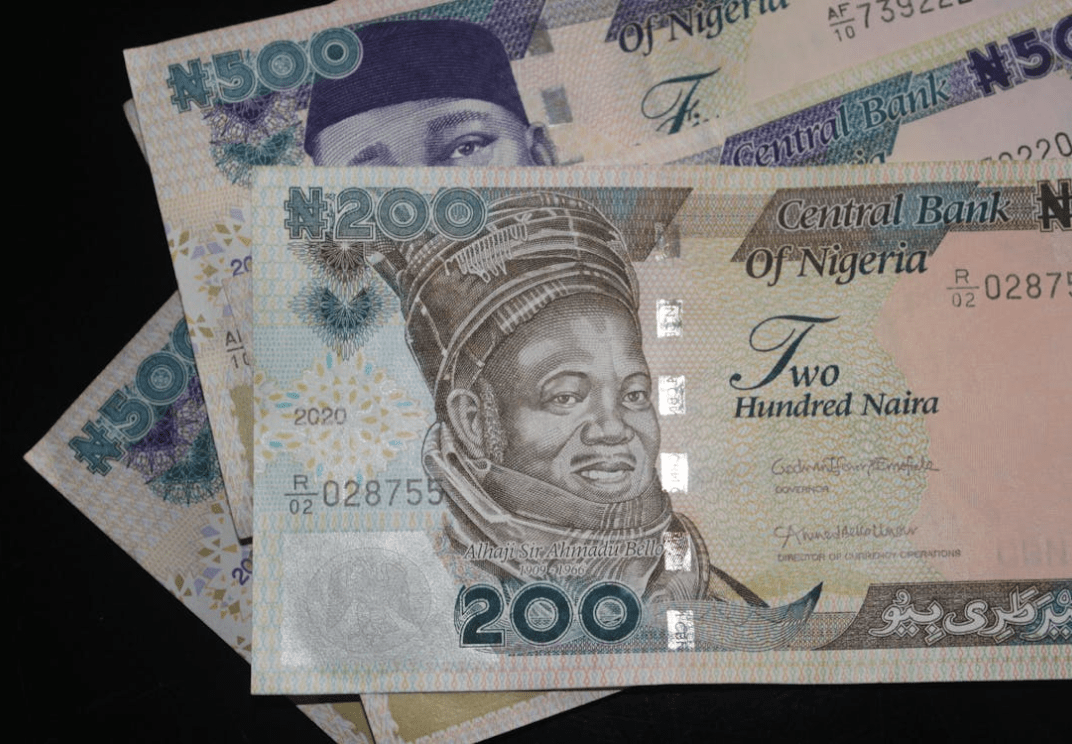 euros, cost, fee, paid, cash, dollars, money, receive tips, good service, tip money, country, generally, tour leader