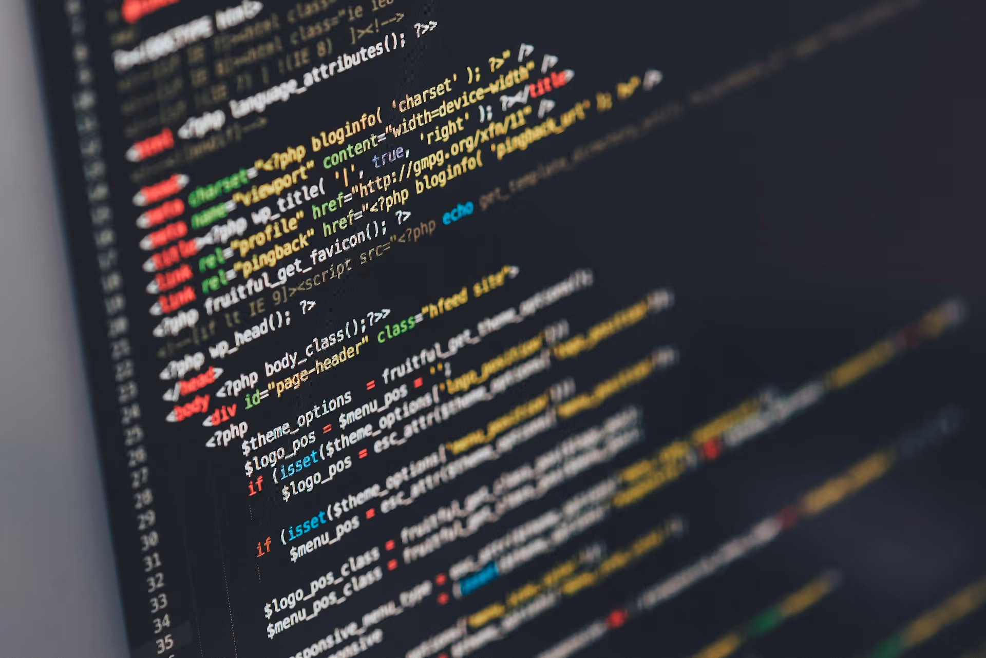 Une refonte de site web en cours dans un éditeur de code