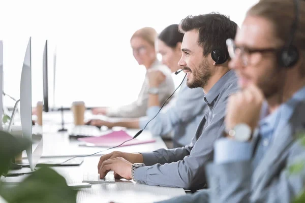call-answering-services-team-man-agent