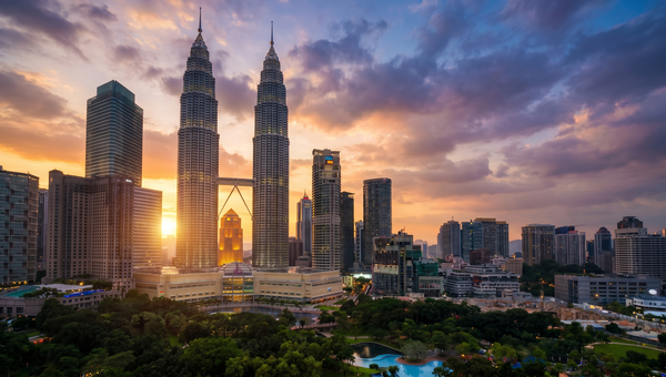 Malaysia hero -- Petronas Twin Towers, Kuala Lumpur