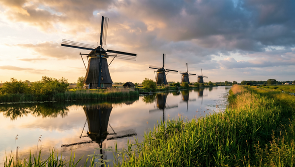 Netherlands hero -- The windmills of Kinderdijk
