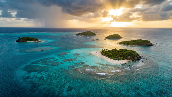 Saint Vincent and the Grenadines hero -- Tobago Cys Marine Park
