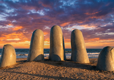 Uruguay -- La Mano de Punta del Este