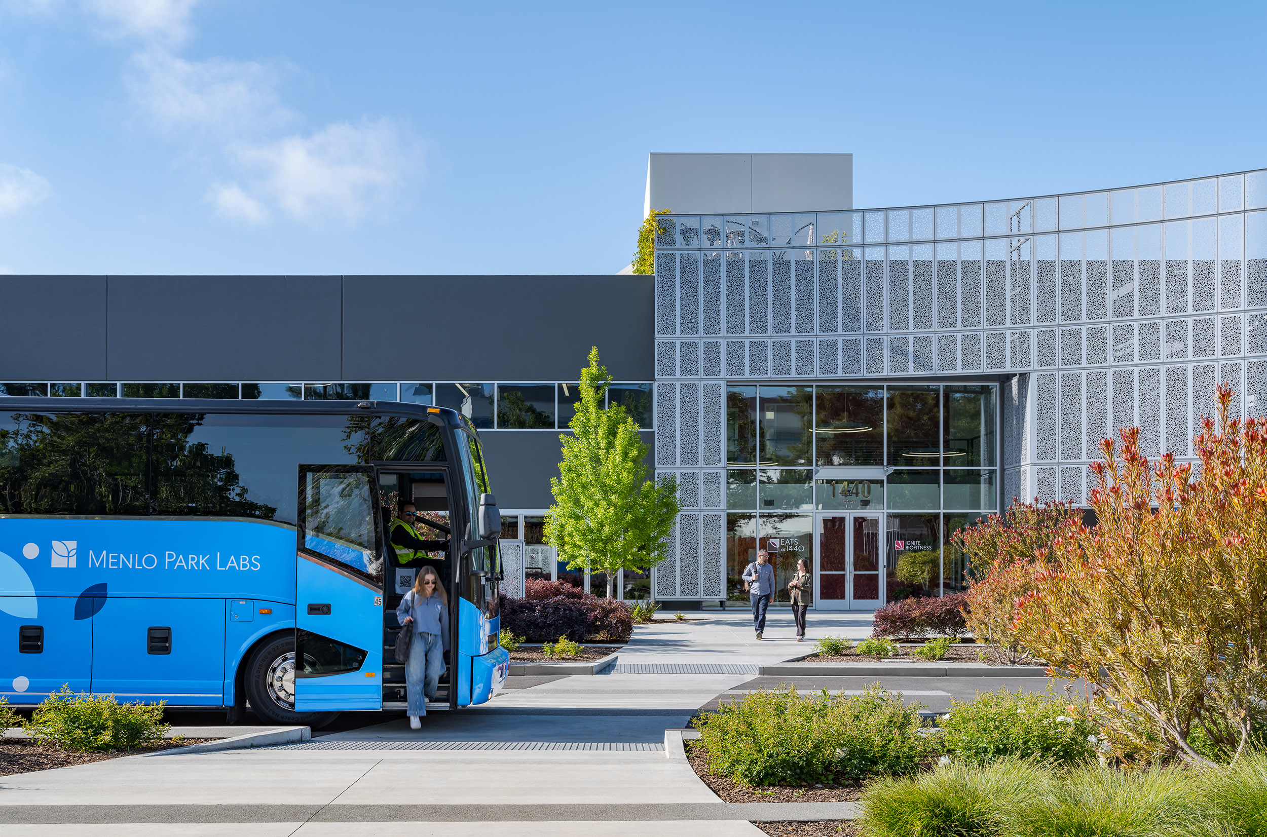 Bus at the entrance of Eats at 1440