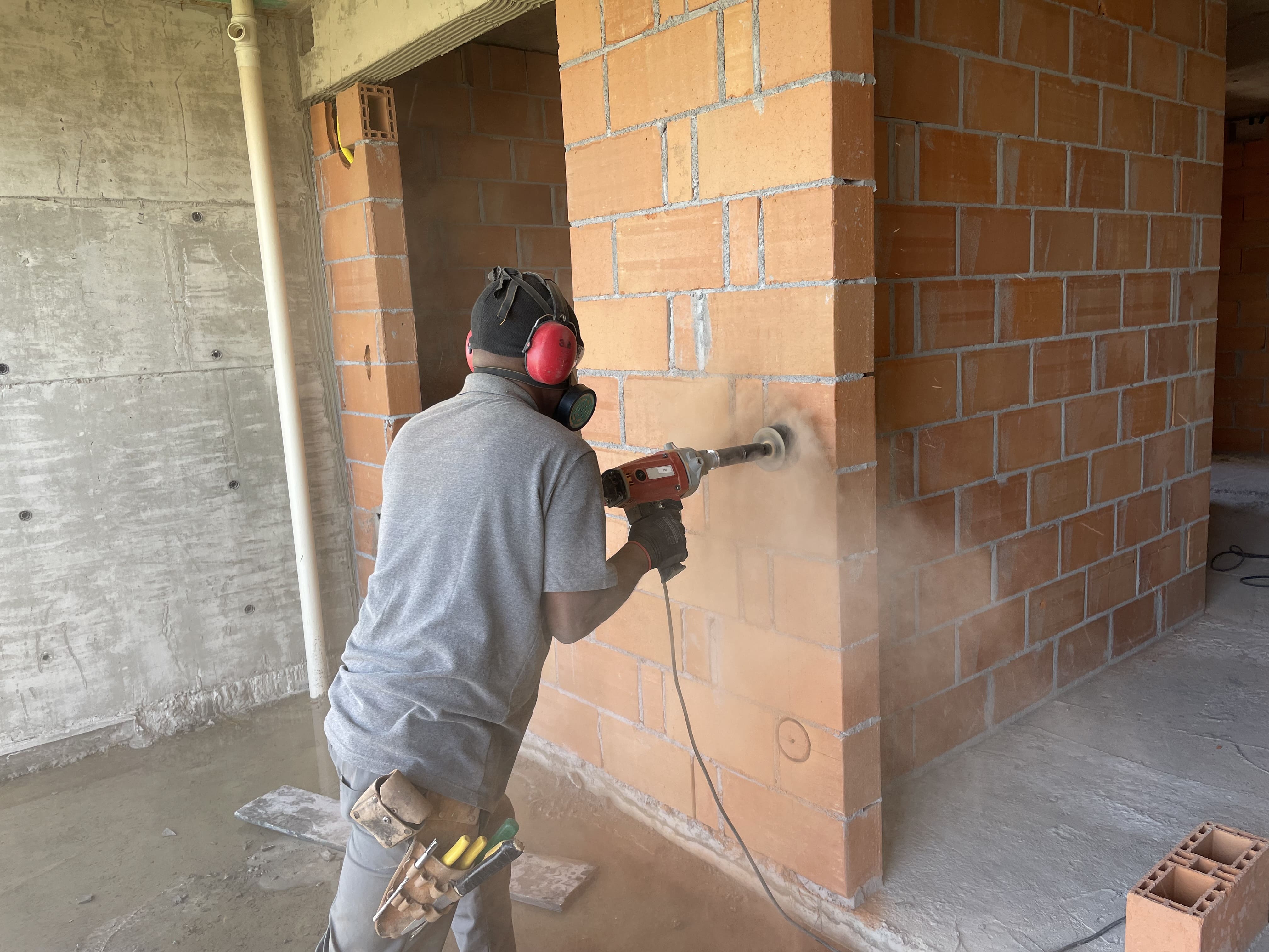 Furação de caixinhas elétricas