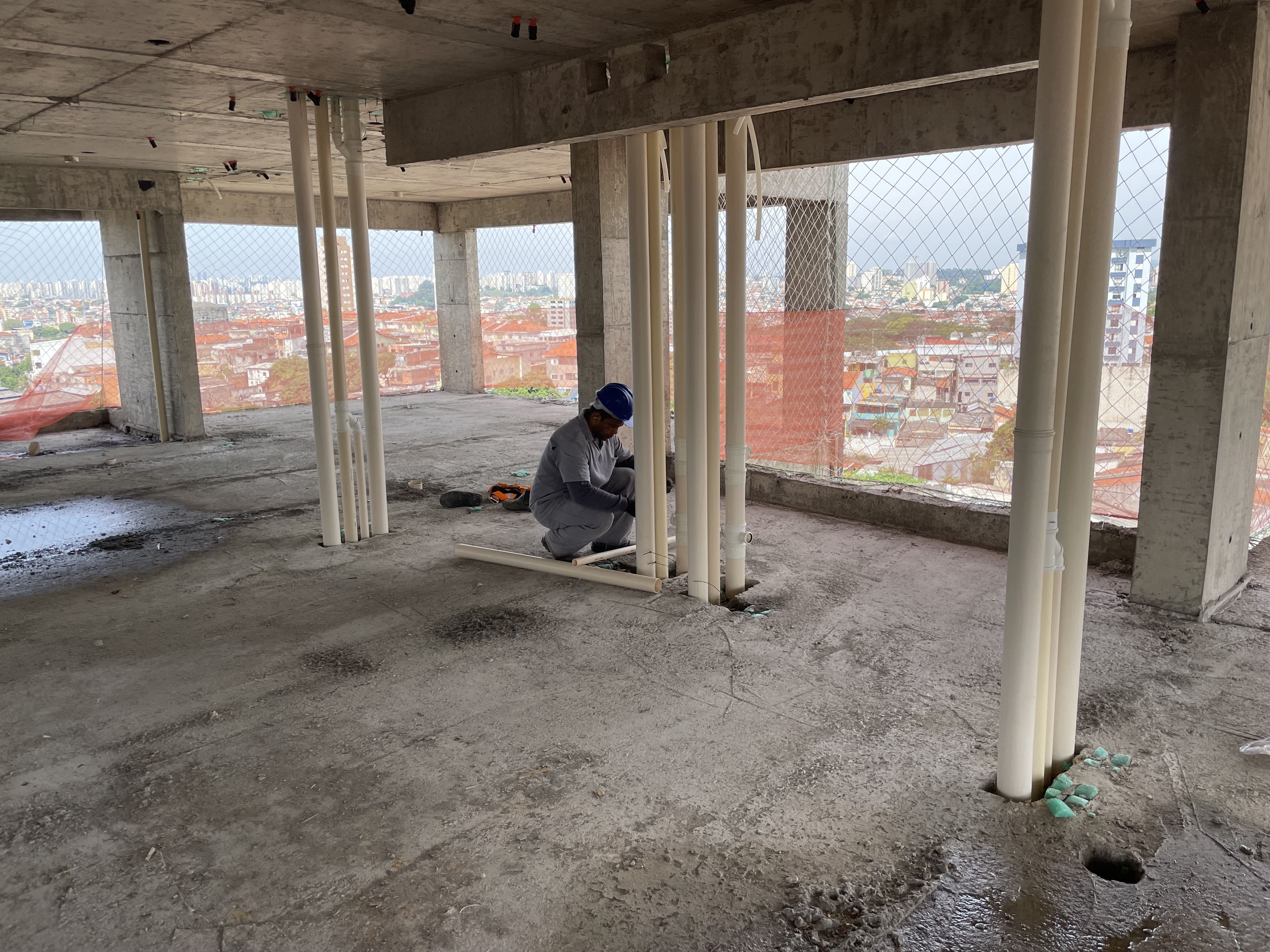 Execução de prumadas - esgoto e água pluvial