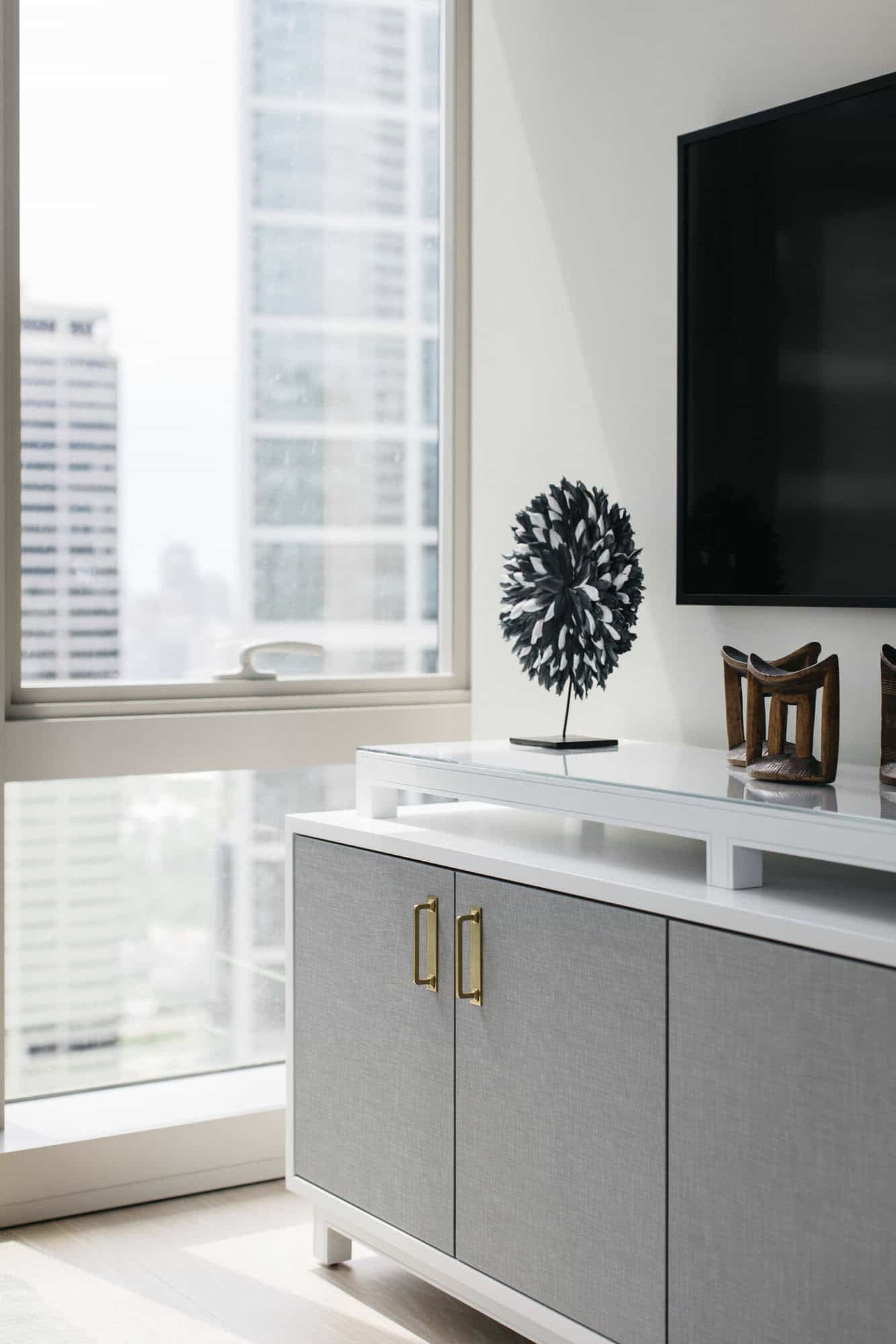 contemporary-living-room-console-table-detail