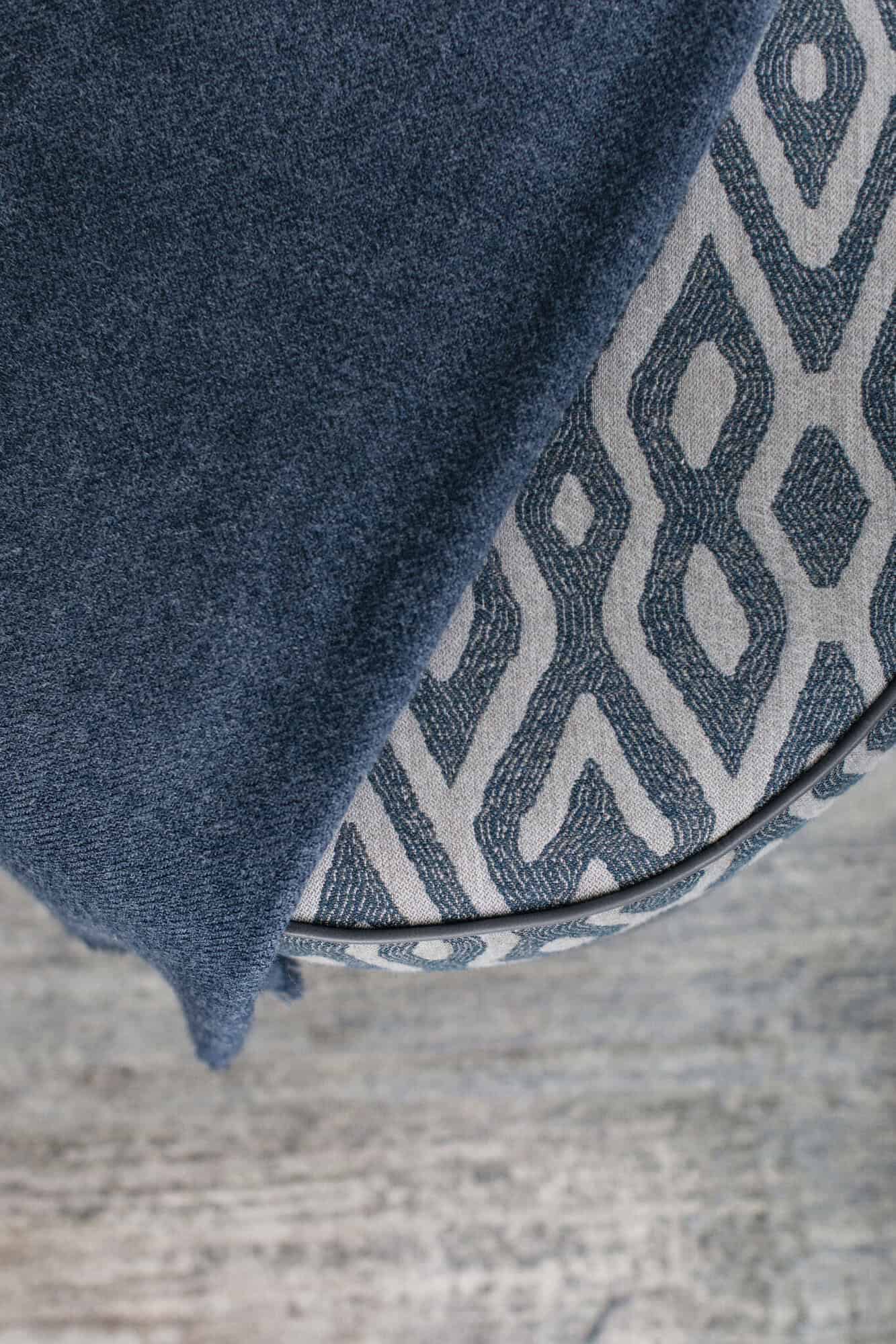 contemporary-living-room-chaise-lounge-detail