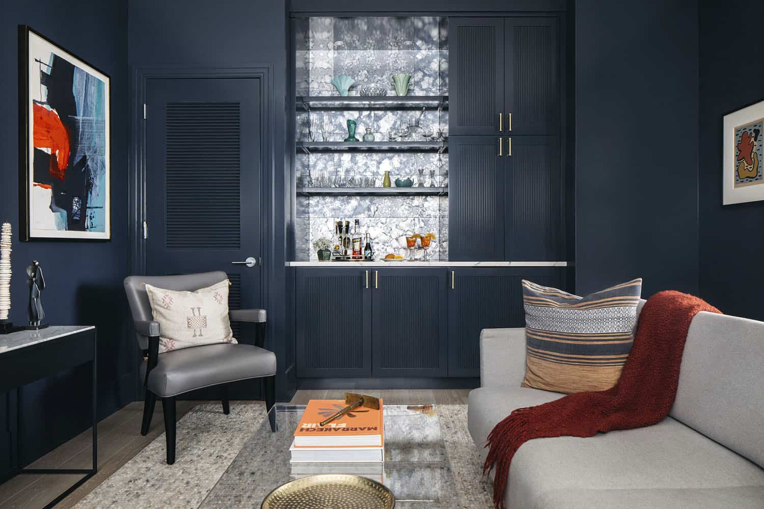 contemporary-living-room-with-a-home-bar