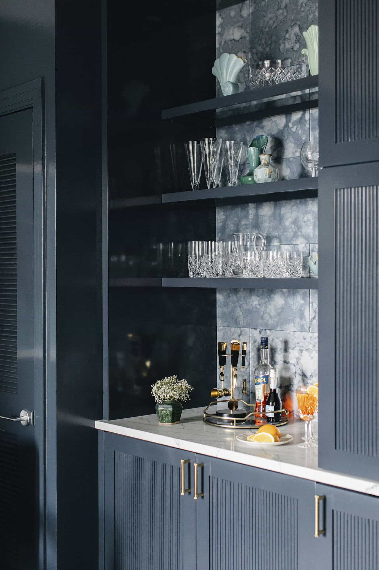 contemporary-family-room-home-bar