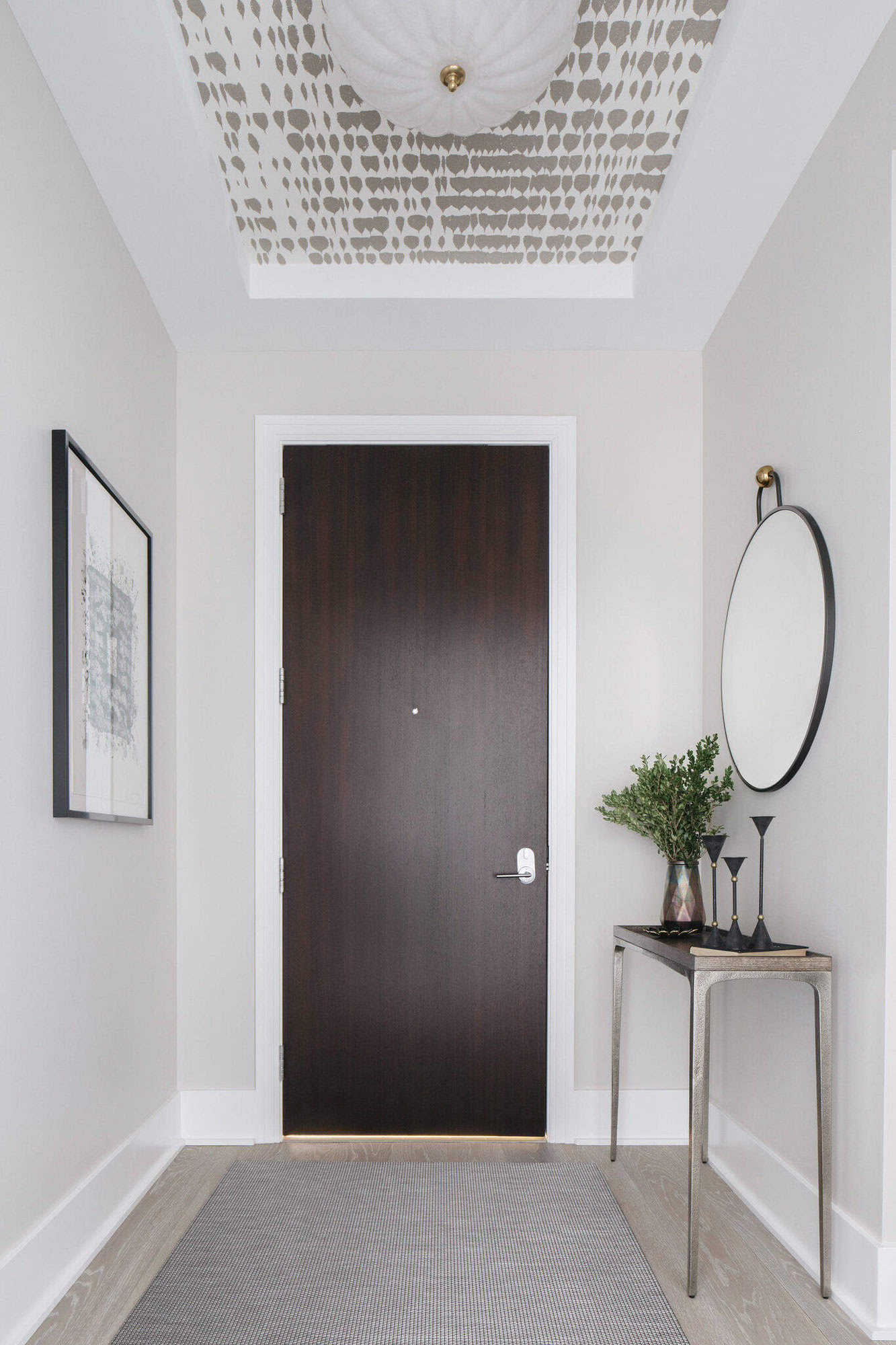 contemporary-condo-entry