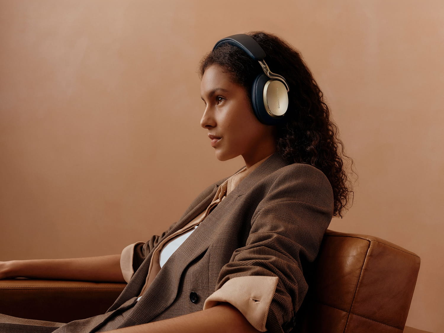 Bowers & Wilkins PX8 S2