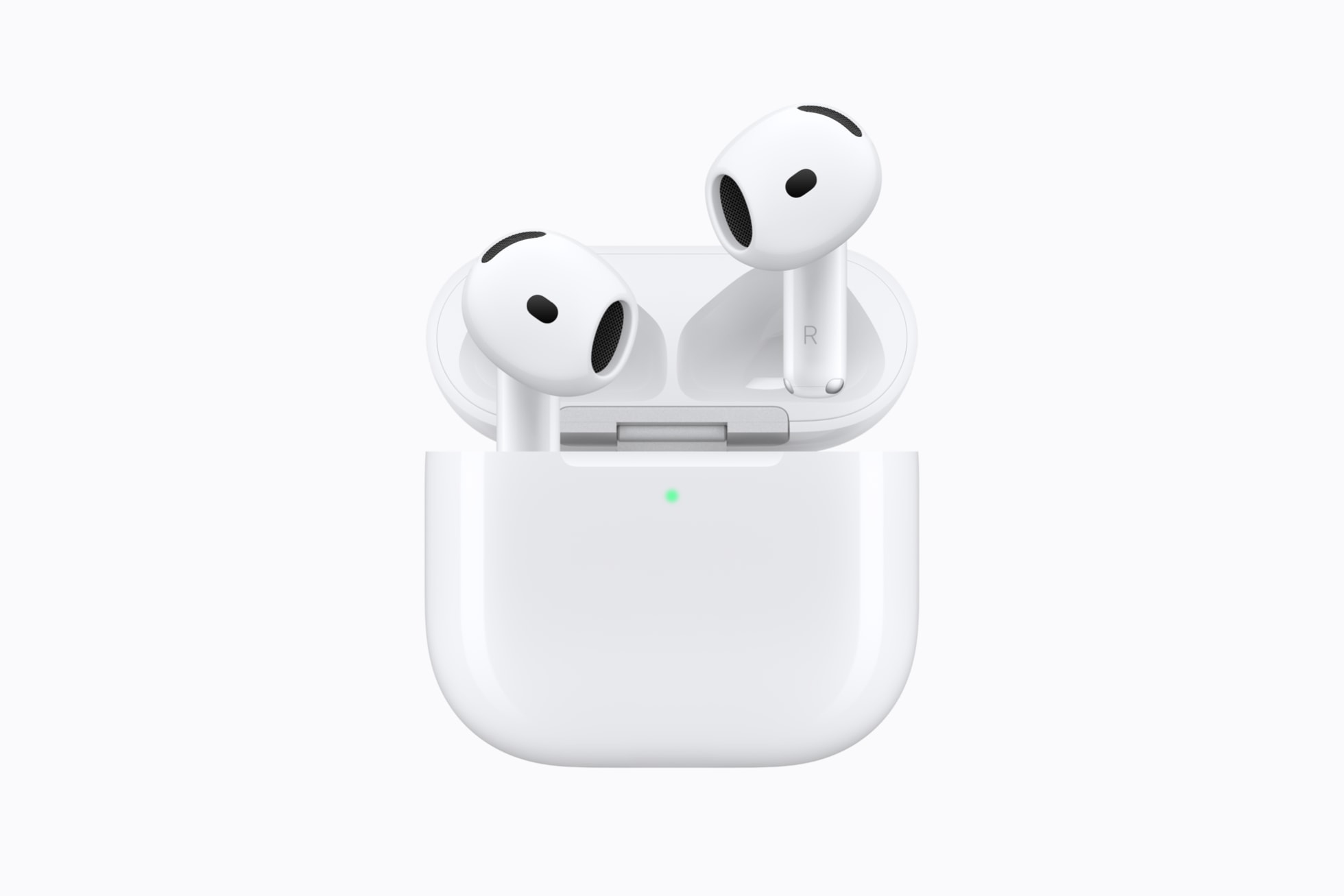 Apple AirPods 5 boven het geopende oplaadhoesje