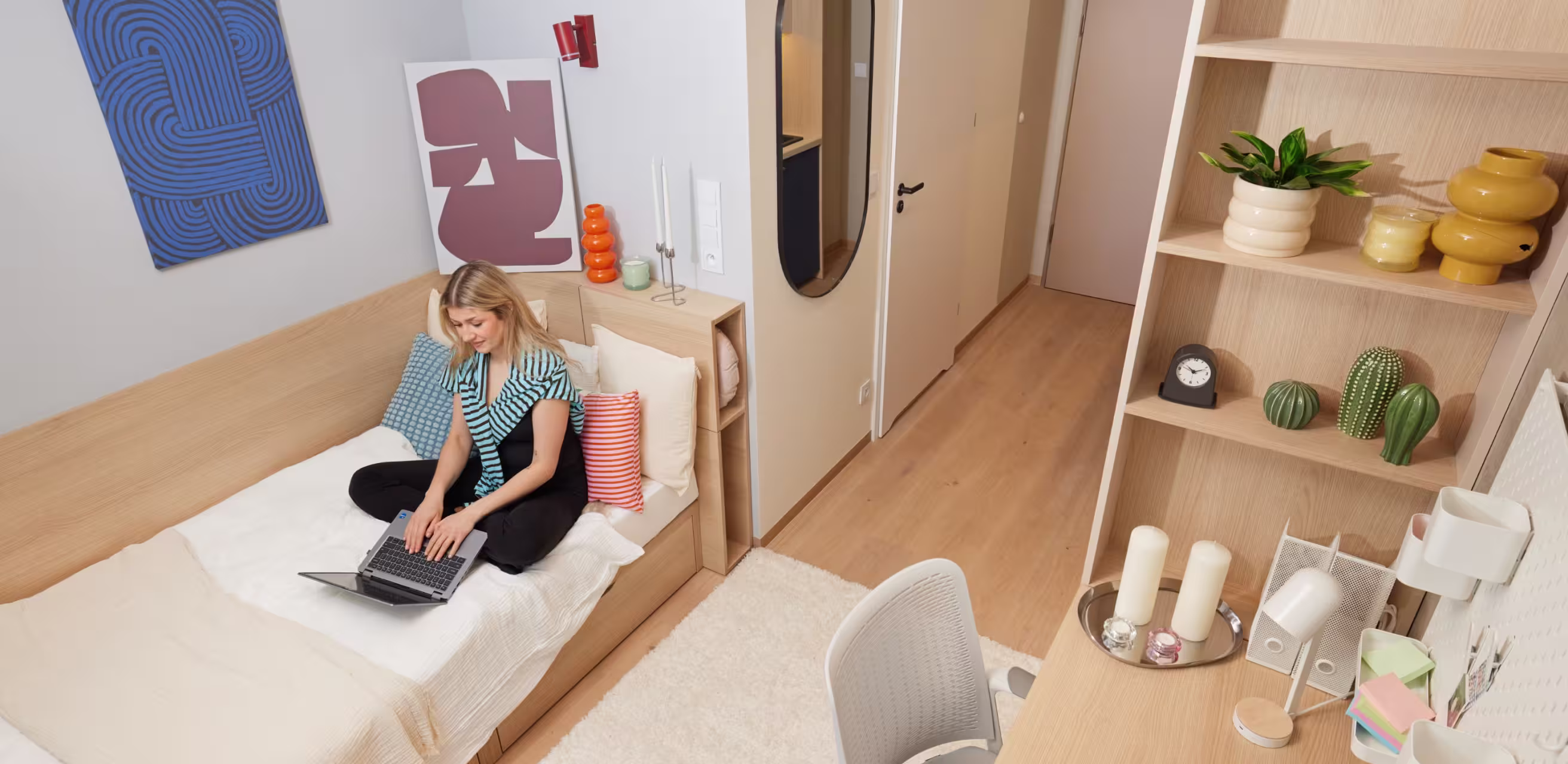 Zdjęcie w sekcji hero przedstawiające atmosferę życia studenckiego w StudentSpace.
