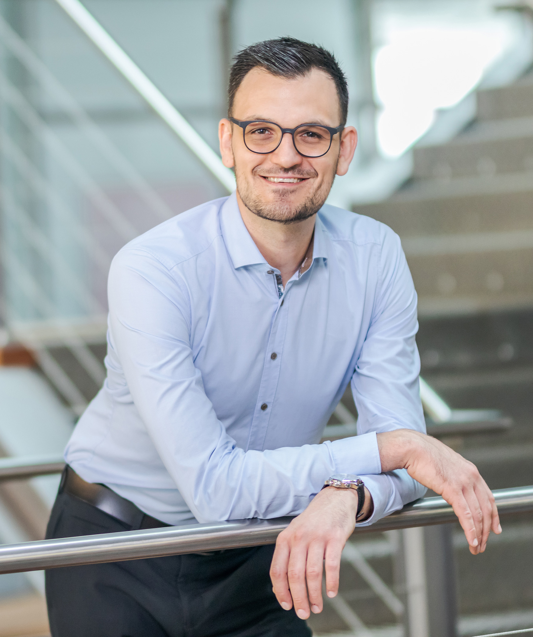 Bild des Gründers Jannik Otto, der in die Kamera lächelt.