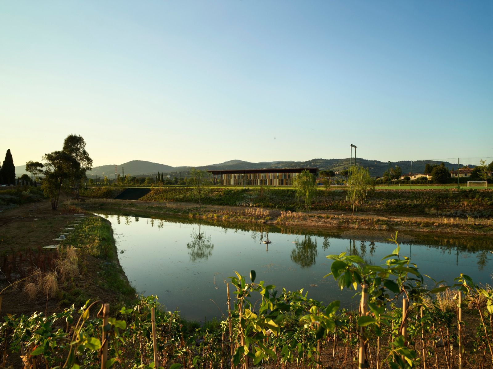 A facade rendering of 101 Spadina from the ground.