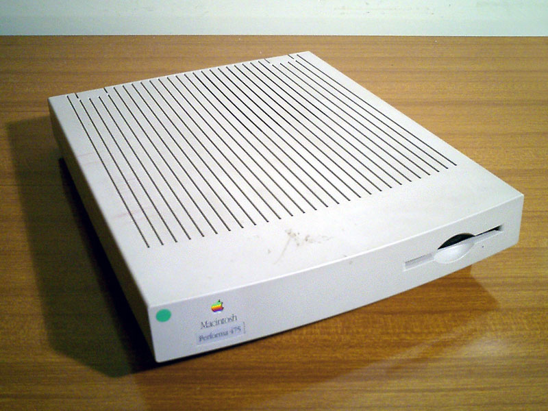 Macintosh Performa 475