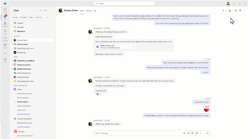 A gif showing a Windows desktop screen and demonstrating the resizing options available in Teams, Picture
